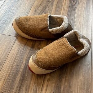 Sorel slip ons